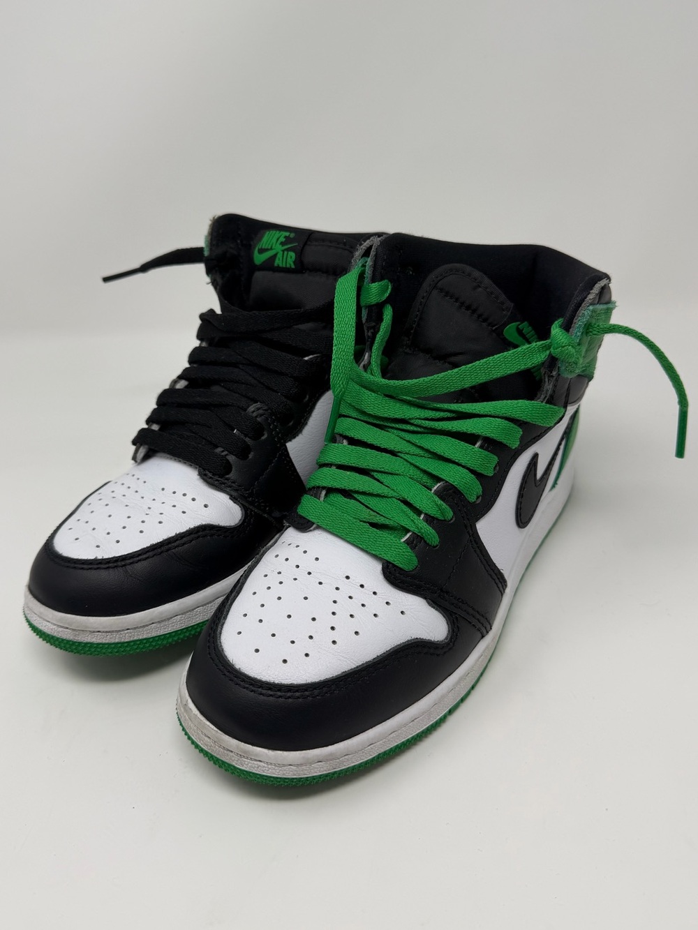 Nike Air Jordan 1 - Black White Green Sz. 4.5y